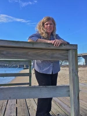 Kimberly Bloom at ocean pier