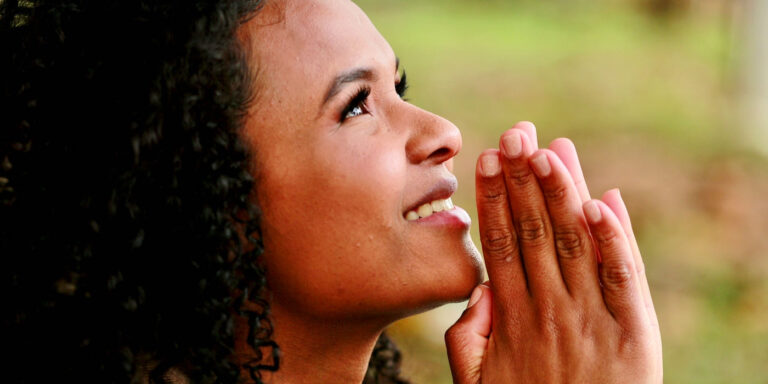 woman praying